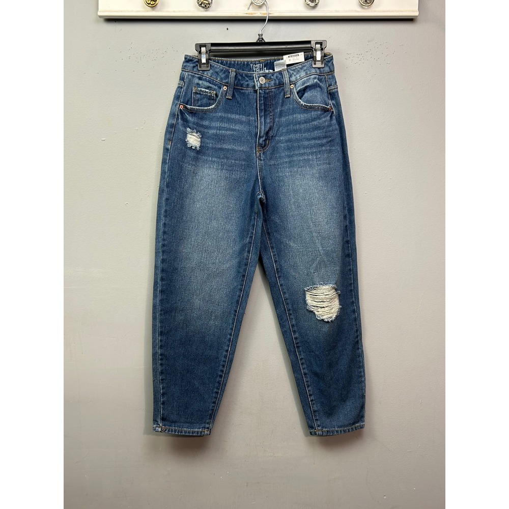 Time and Tru Jeans Womens 4 High Rise Distressed Medium Wash Straight‎ Leg NEW